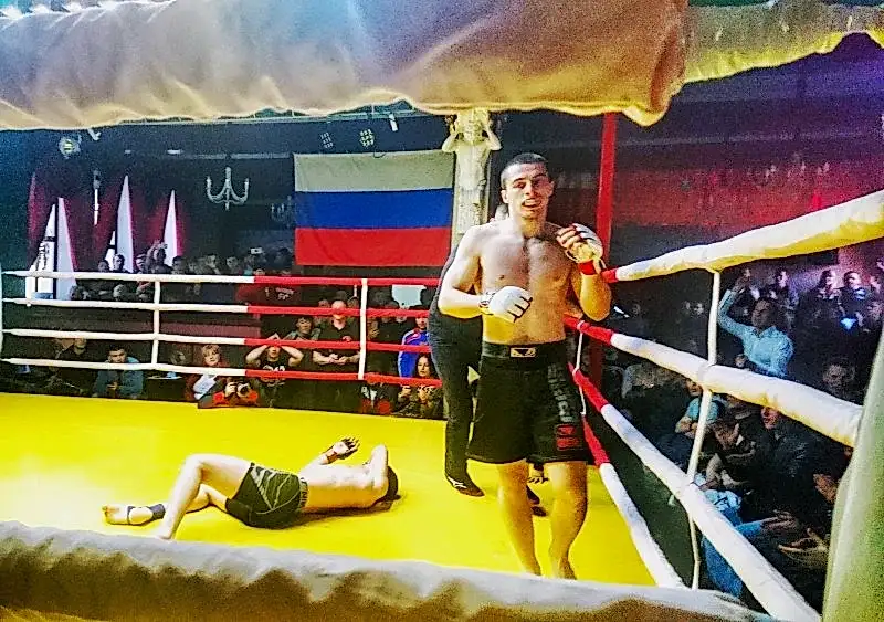Лучший нокаут вечера. Наш боец Валентин Орлов одержал победу на турнире по ММА Лучший нокаут вечера. Наш боец Валентин Орлов одержал победу на турнире по ММА