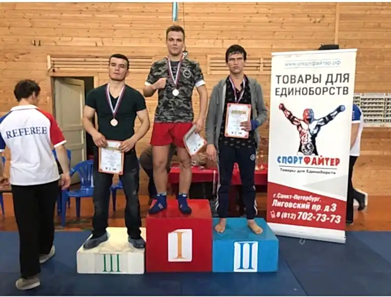 1-е и 2-е место на кубке по Боевому самбо - отличились новички. 1-е и 2-е место на кубке по Боевому самбо - отличились новички.