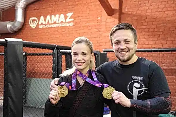Комарова Ольга - Чемпион Мира по грэпплингу, боец клуба Алмаз Комарова Ольга - Чемпион Мира по грэпплингу, боец клуба Алмаз
