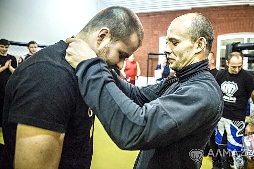 Тренировки по ММА на Сенной